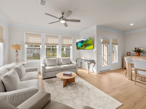 2 Winslow Lane 406, Grafton MA 01536