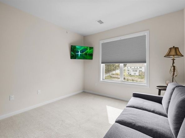2 Winslow Lane 406, Grafton MA 01536