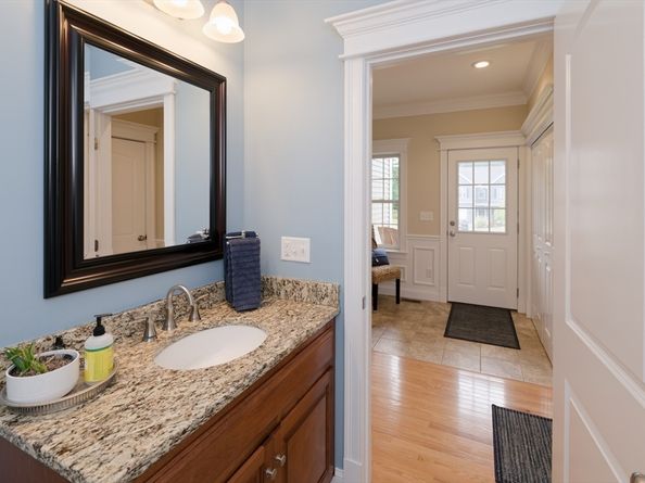 192 Rebecca Rd, Northbridge MA 01588