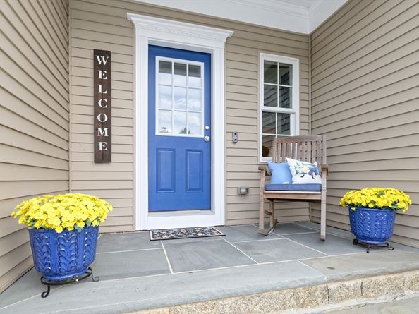 192 Rebecca Rd, Northbridge MA 01588