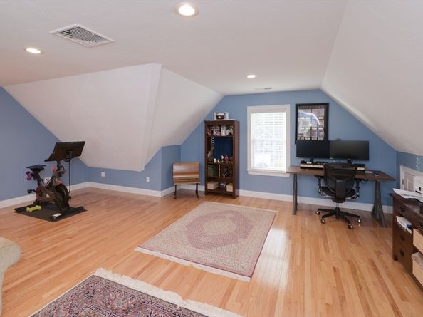 192 Rebecca Rd, Northbridge MA 01588