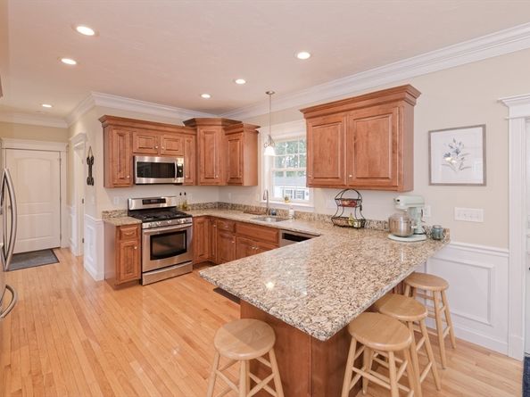 192 Rebecca Rd, Northbridge MA 01588