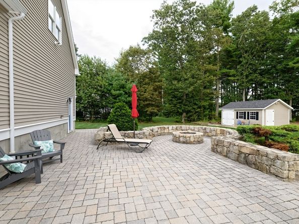 192 Rebecca Rd, Northbridge MA 01588