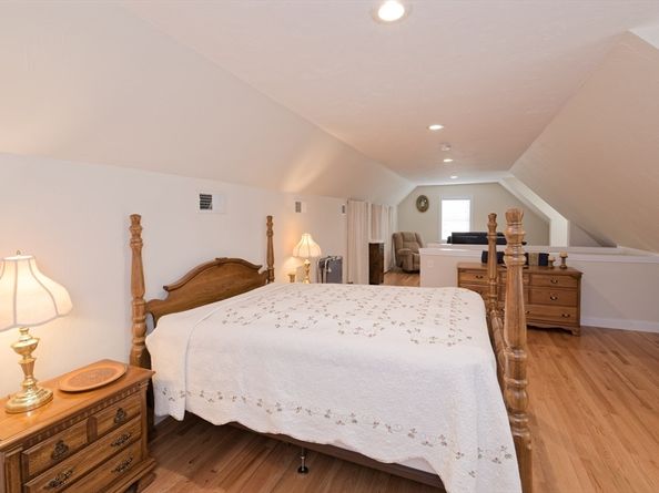 192 Rebecca Rd, Northbridge MA 01588