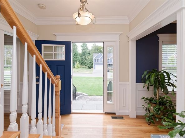 192 Rebecca Rd, Northbridge MA 01588