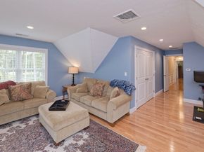 192 Rebecca Rd, Northbridge MA 01588