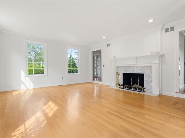 14 Frost Ln, Sudbury MA 01776