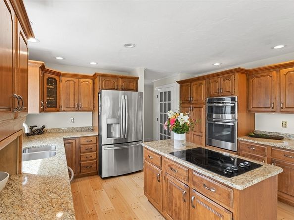 14 Frost Ln, Sudbury MA 01776