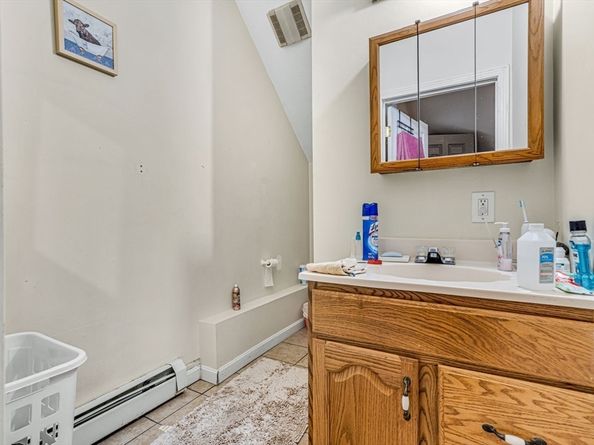 2 Brookline St, Webster MA 01570
