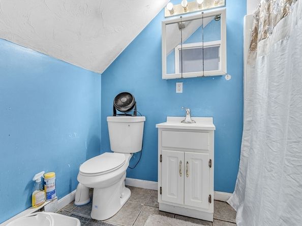 2 Brookline St, Webster MA 01570