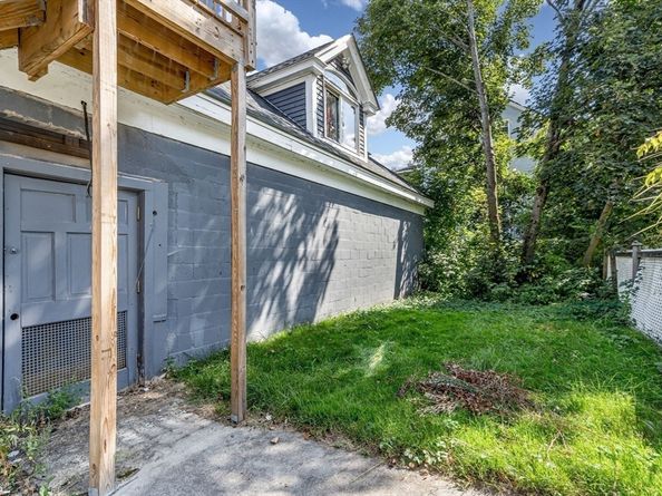 2 Brookline St, Webster MA 01570