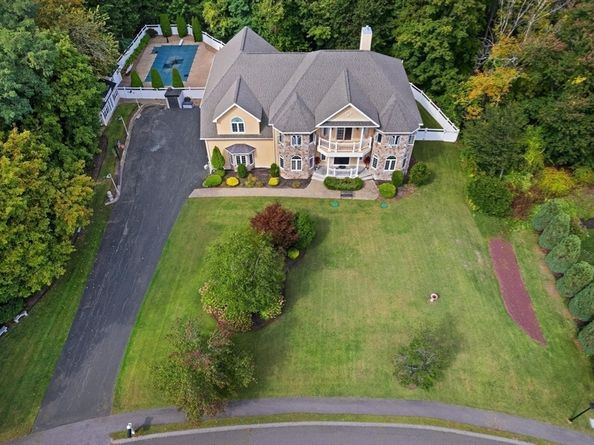 2 Bridle Path, Lynnfield MA 01940