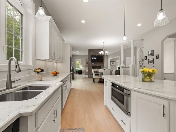 2 Bridle Path, Lynnfield MA 01940