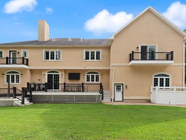 2 Bridle Path, Lynnfield MA 01940