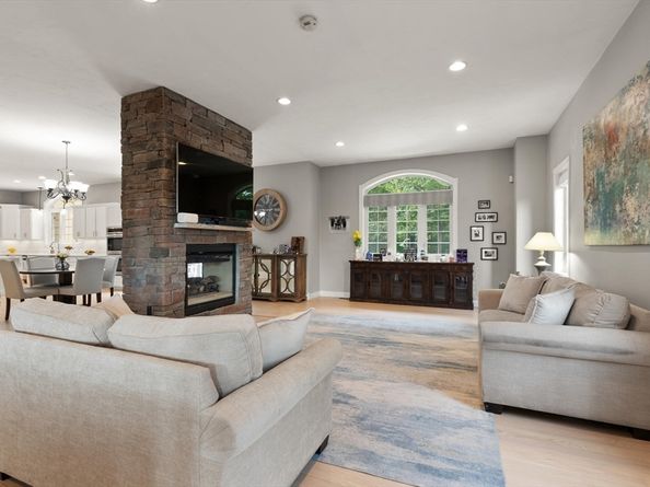 2 Bridle Path, Lynnfield MA 01940