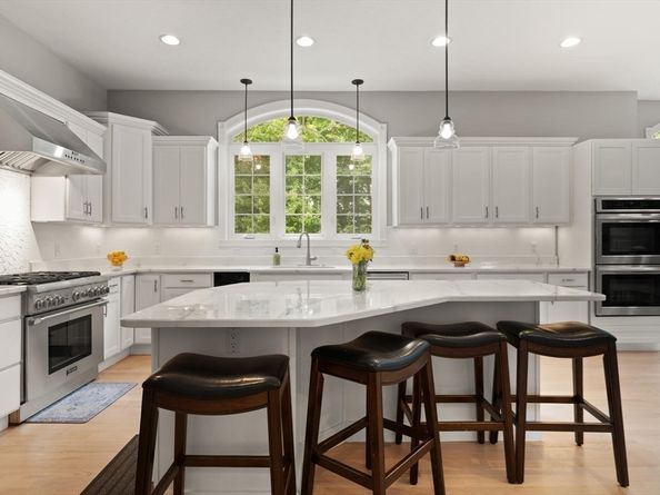 2 Bridle Path, Lynnfield MA 01940
