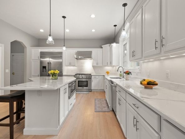 2 Bridle Path, Lynnfield MA 01940
