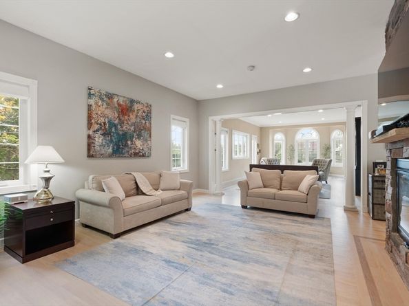 2 Bridle Path, Lynnfield MA 01940
