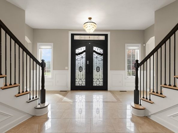 2 Bridle Path, Lynnfield MA 01940