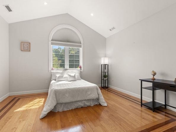 2 Bridle Path, Lynnfield MA 01940