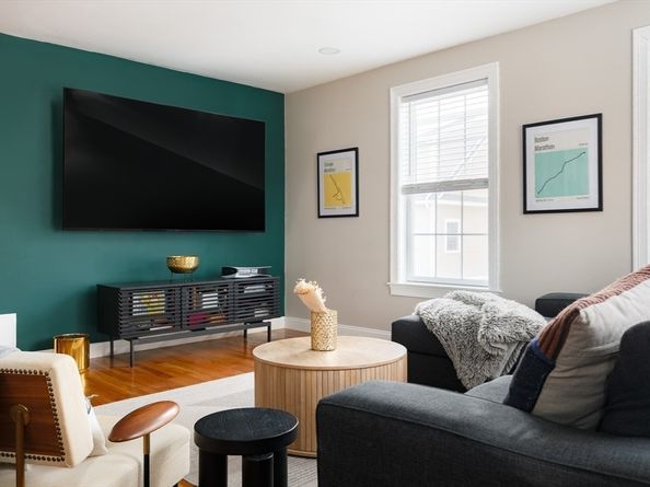 11 Elbridge 11, Marblehead MA 01945