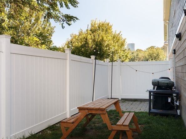 11 Elbridge 11, Marblehead MA 01945