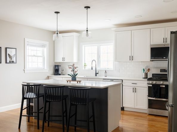 11 Elbridge 11, Marblehead MA 01945
