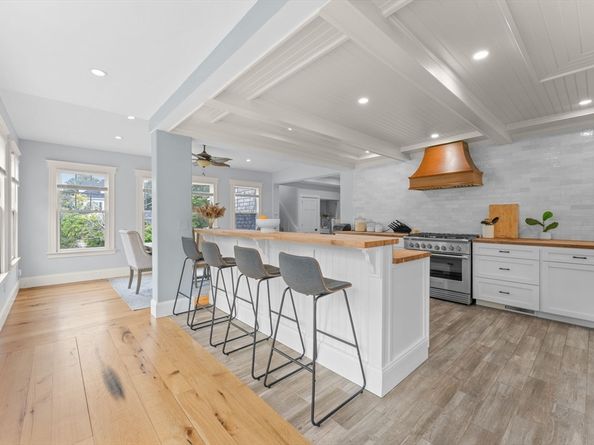 896 Plymouth St, Abington MA 02351