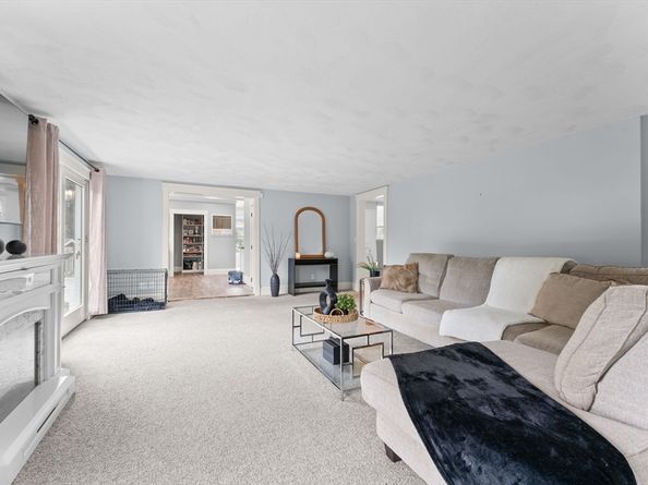 896 Plymouth St, Abington MA 02351