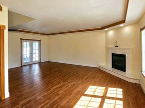 33 Lakeside Dr, Shrewsbury MA 01545