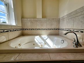 33 Lakeside Dr, Shrewsbury MA 01545