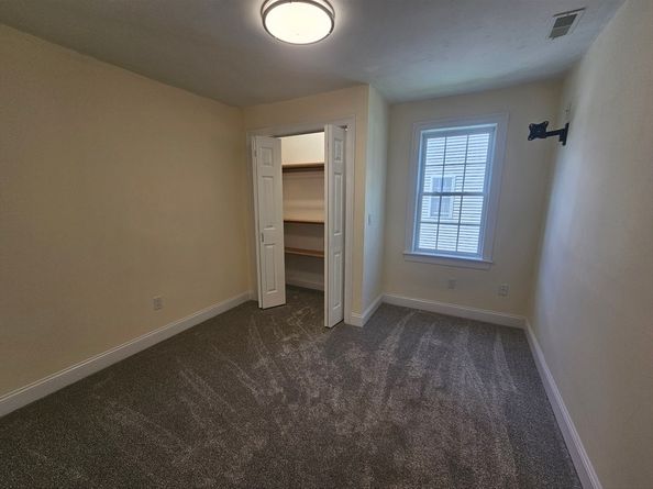 33 Lakeside Dr, Shrewsbury MA 01545