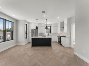 106 Moore 5, Boston MA 02128