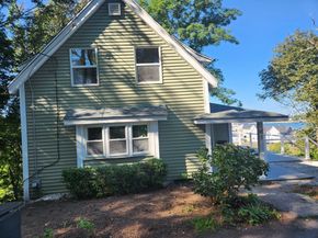 41 Pecksuot Rd, Weymouth MA 02191