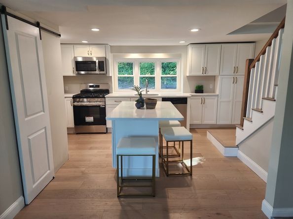 41 Pecksuot Rd, Weymouth MA 02191