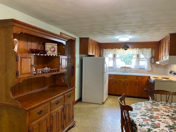 55 Border Rd, Holbrook MA 02343