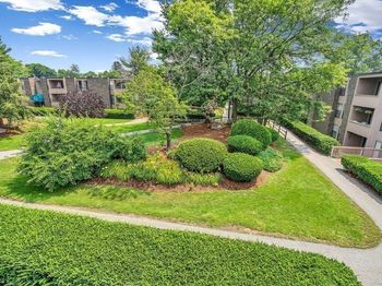 52 Shrewsbury Green Dr