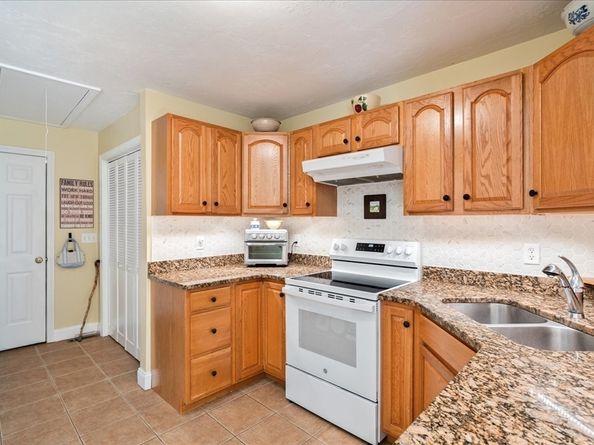 3 Edward St 3, Leicester MA 01524