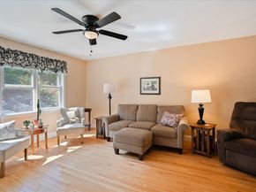 3 Edward St 3, Leicester MA 01524