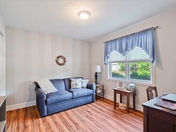 3 Edward St 3, Leicester MA 01524