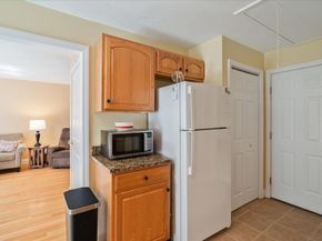 3 Edward St 3, Leicester MA 01524