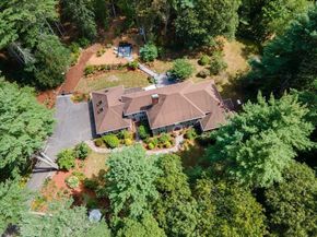 40 Grand Hill Dr, Dover MA 02030
