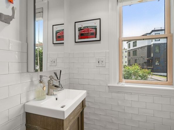 24 Sachem St, Boston MA 02120