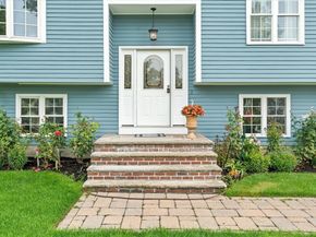 136 Bramblebush Rd, Stoughton MA 02072