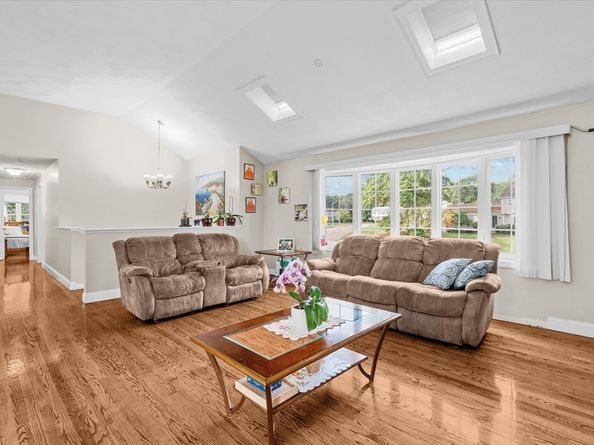 136 Bramblebush Rd, Stoughton MA 02072