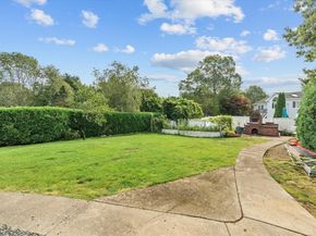 136 Bramblebush Rd, Stoughton MA 02072