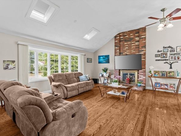 136 Bramblebush Rd, Stoughton MA 02072