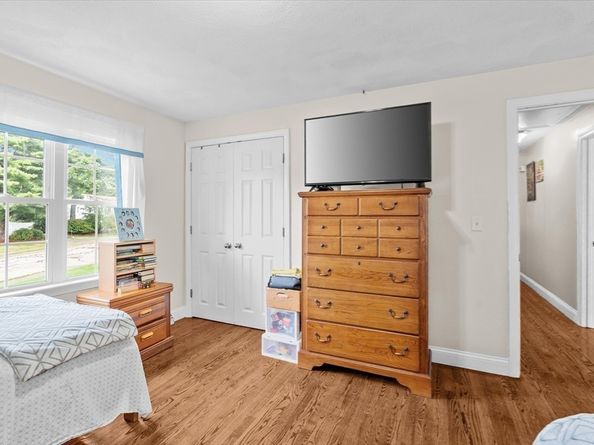 136 Bramblebush Rd, Stoughton MA 02072