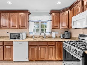 136 Bramblebush Rd, Stoughton MA 02072