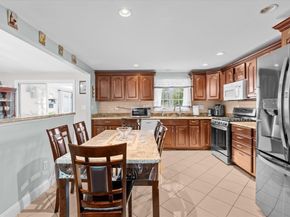 136 Bramblebush Rd, Stoughton MA 02072